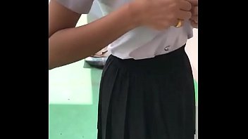 xvideos  นักศึกษาสาวไทยหุ่นอวบโดนแฟนหนุ่มรุ่นพี่เงี่ยนจัดพาไปเย็ดหีบนดาดฟ้า ตูดเธอสวยมากโครตได้อารมณ์ก่อนจะโดนจัดหนักเย็ดหีท่าหมา