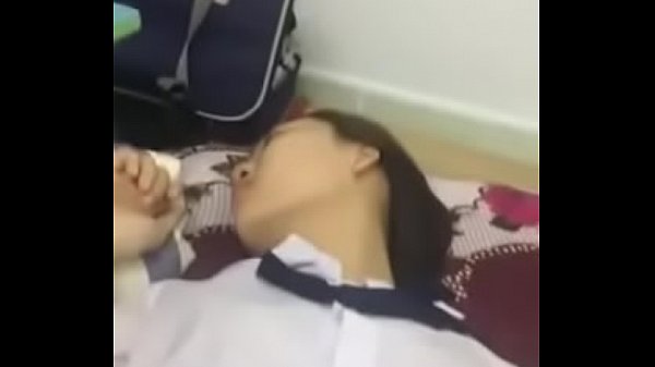 คลิปหลุดนักเรียนสาวหีสวยนอนแหกหีให้แฟนหนุ่มเอานิ้วแย่เล่นในห้องนอน
